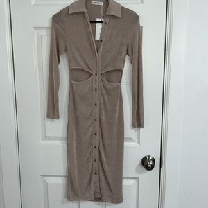 It’s a small but more like an Xtra small !skin tight a little see through✨